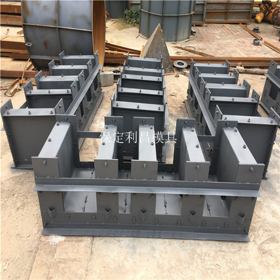 混凝土電纜槽（cáo）模（mó）具的說明（míng）