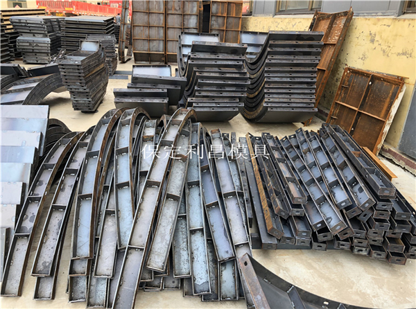 截（jié）水（shuǐ）拱（gǒng）形骨架模（mó）具