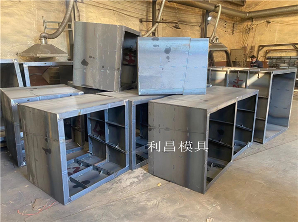 雨水檢查井鋼（gāng）模具