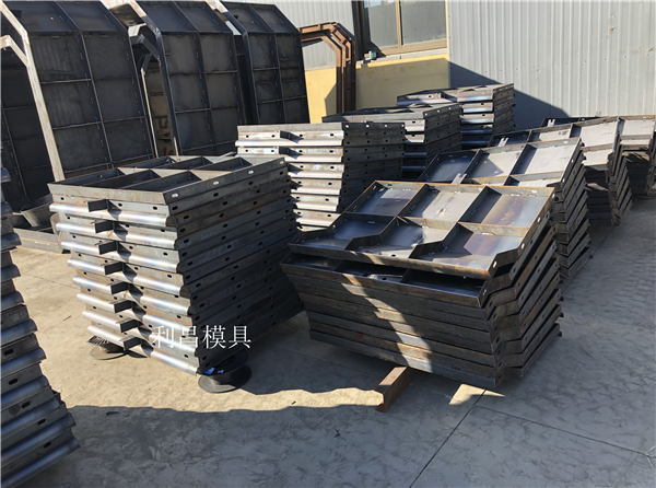 高速防撞護欄（lán）模具