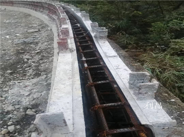 分隔帶護欄模具（jù）