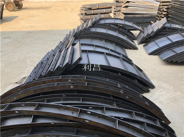 現（xiàn）澆拱形骨架模具