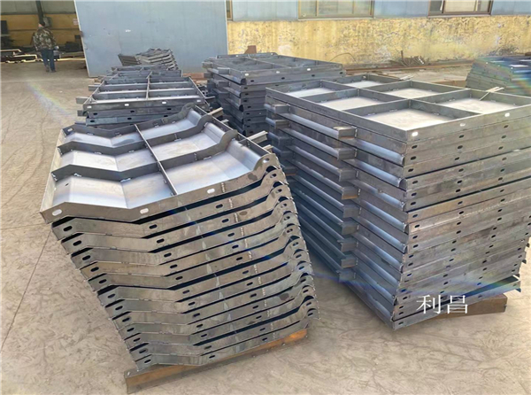 高速公路防撞牆模具（jù）