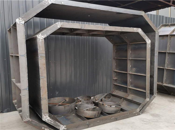 八（bā）角化糞（fèn）池模具_工程案例